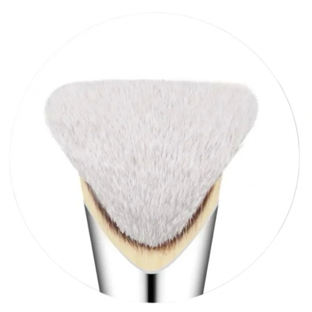 IT Cosmetics Heavenly Luxe Bye Bye Foundation Brush #22 NWT